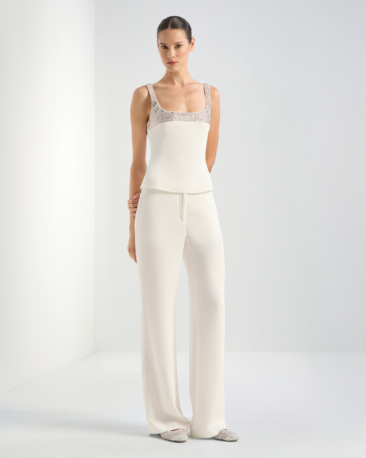 Top con scollo e spalline ricamati | San Valentino, Collezione Cruise 2026, Private sale summer 26, Top & Bluse | Genny