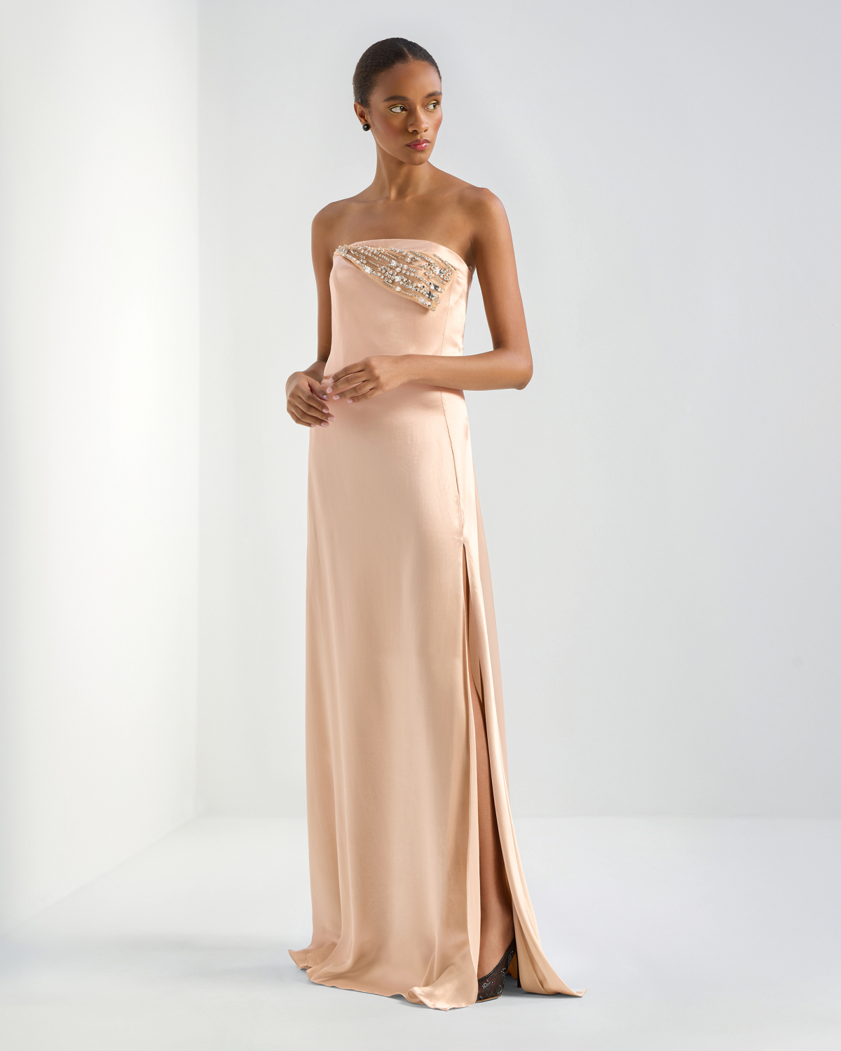 Satin gown with embroidered lapel | Cruise 2026 Collection, Sale 40%, Saldi, Dresses & Jumpsuits | Genny