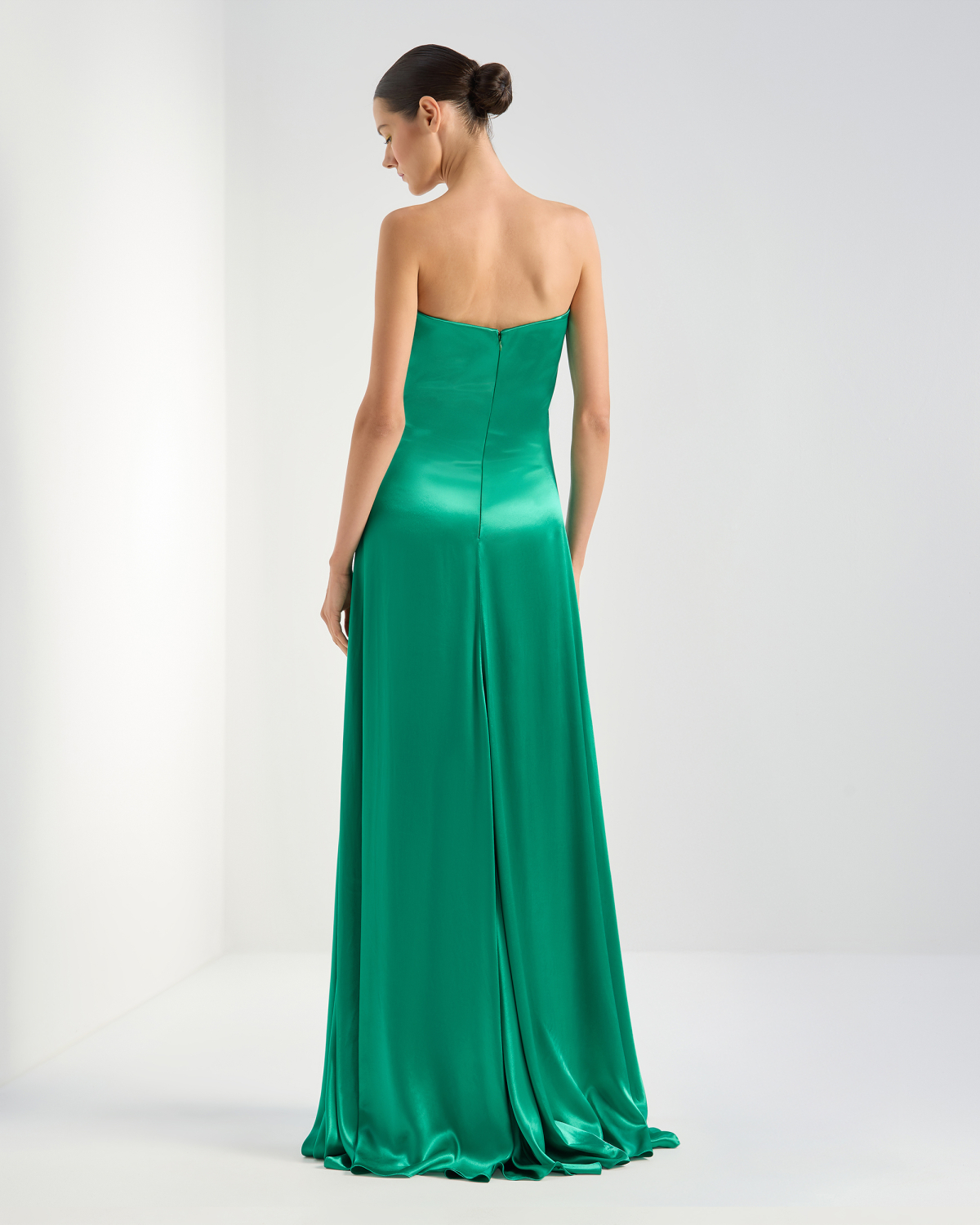 Gown with Circle Strass jewel tassel | Cruise 2026 Collection, Sale 40%, Saldi, Dresses & Jumpsuits | Genny
