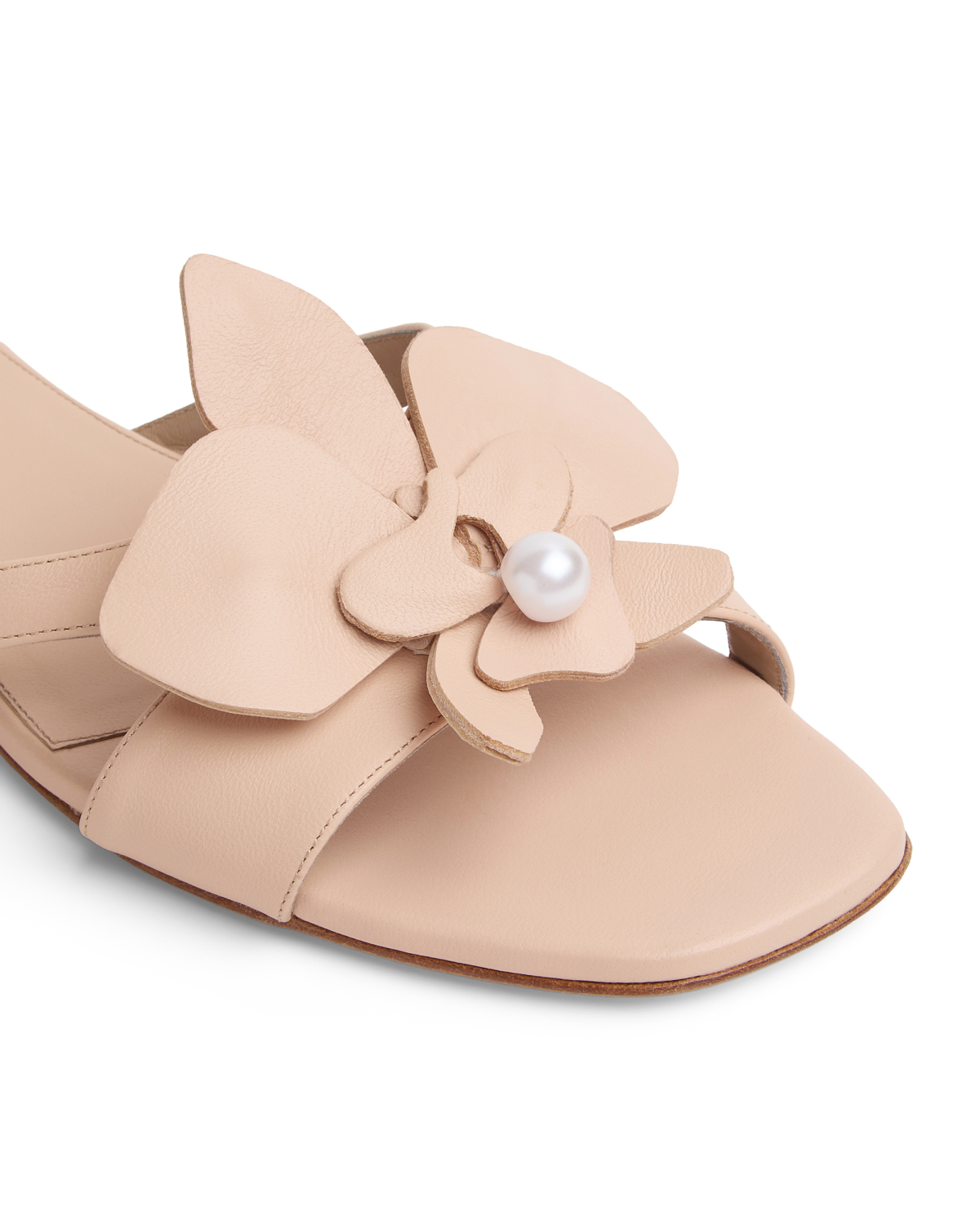 Nappa leather flat sandals with Orchid detail | SS26 Show Collection, Shoes | Genny