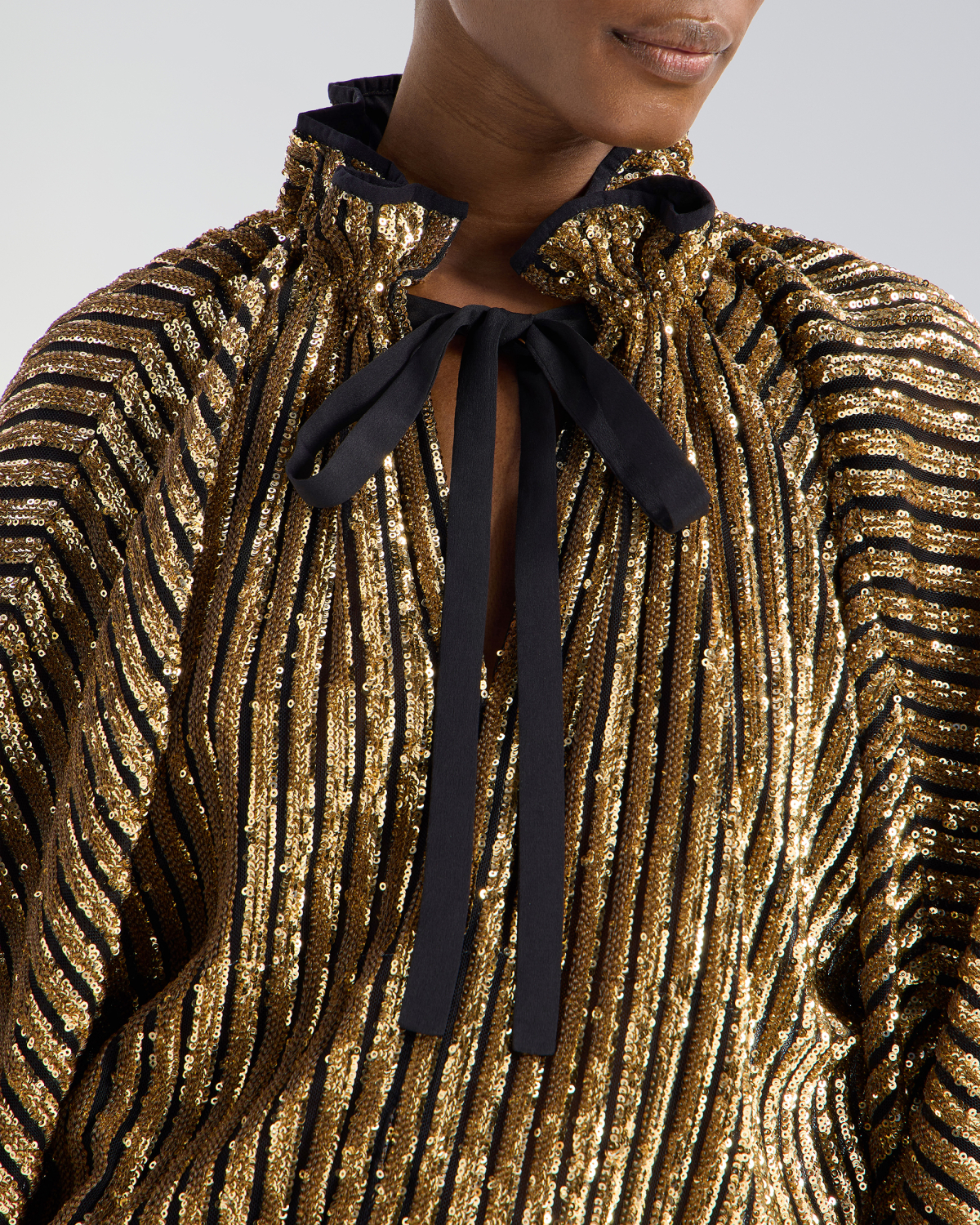 Blusa fluida con paillettes | Collezione Pre Fall 2026-27, Top & Bluse, Bluse | Genny
