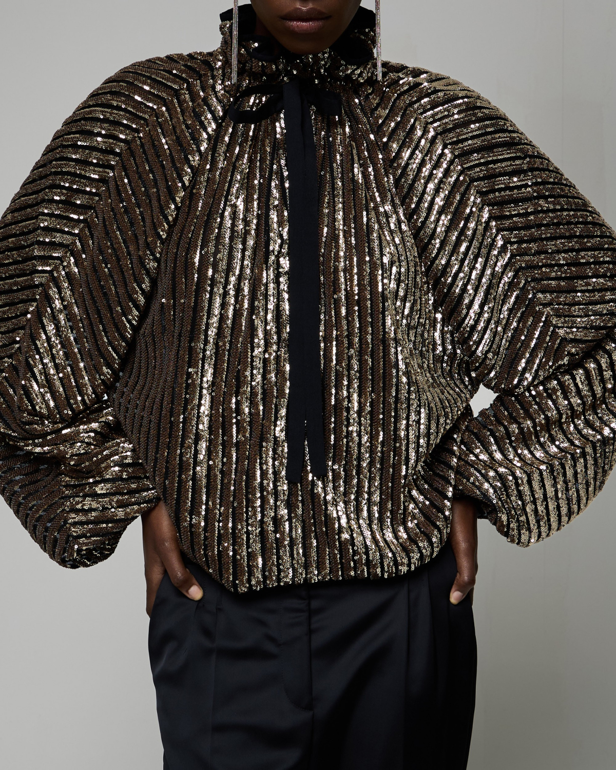 Blusa fluida con paillettes | Collezione Pre Fall 2026-27, Top & Bluse, Bluse | Genny