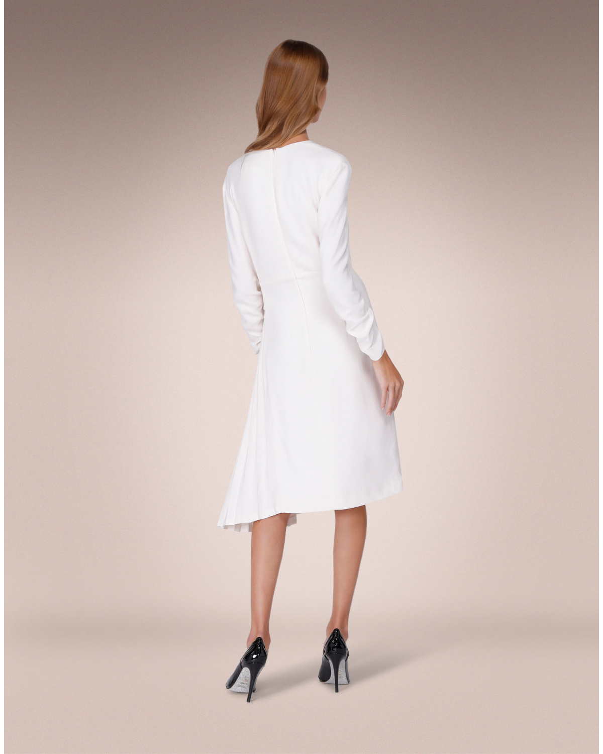 White dress with V-neck and long sleeves | Sale, -50% | Genny